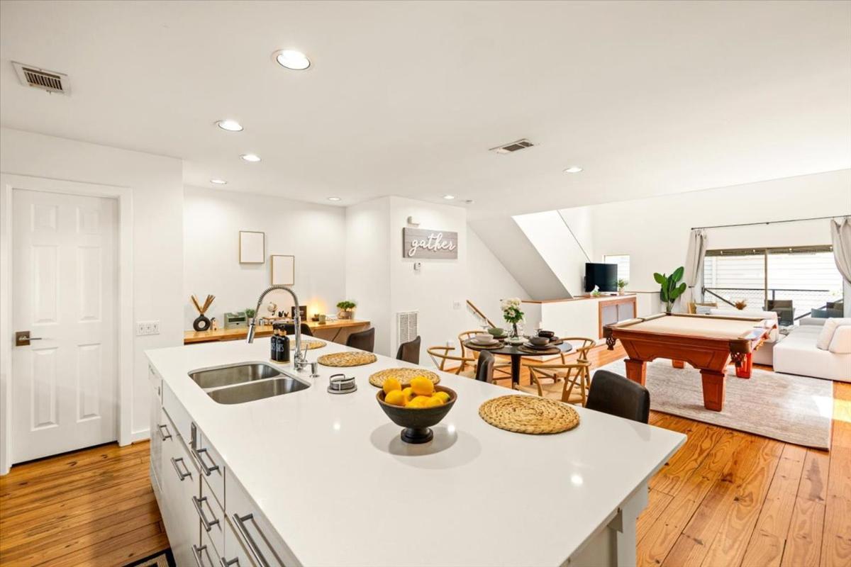 Luxe 3 Story Townhome With Downtown View Near Nrg Stadium Centrally Located Walkable To Popular Restaurants Houston Buitenkant foto