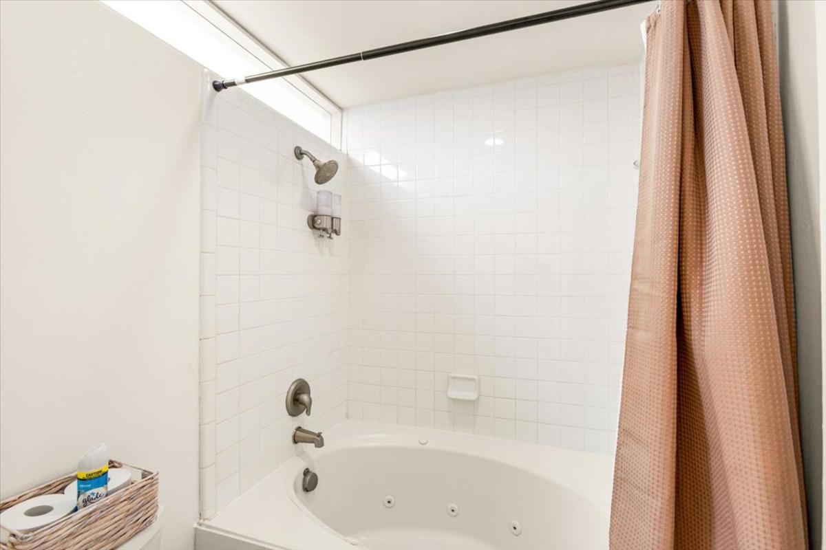 Luxe 3 Story Townhome With Downtown View Near Nrg Stadium Centrally Located Walkable To Popular Restaurants Houston Buitenkant foto